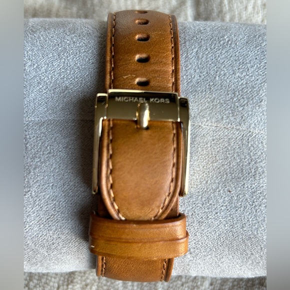 MICHAEL KORS Gold-Tone Logo Tan Leather Watch - Picture 7 of 8
